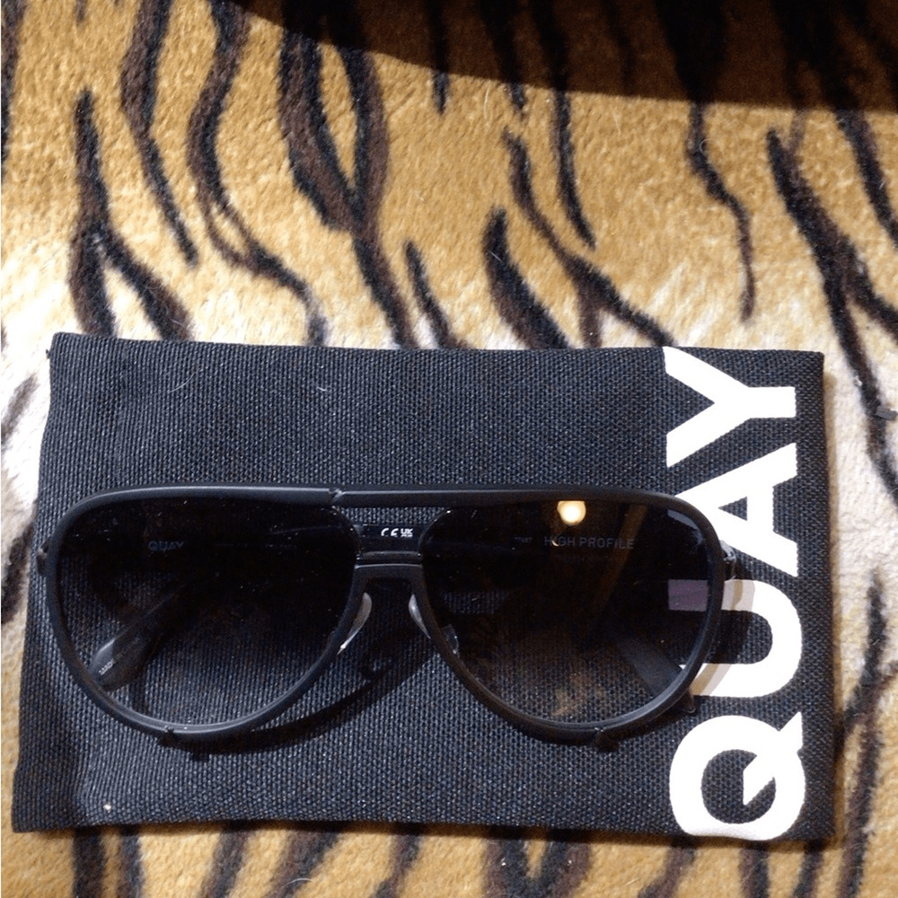 NEW! Quay AustraliaHigh Profile Black Aviator Sunglasses with Dark Lenses
